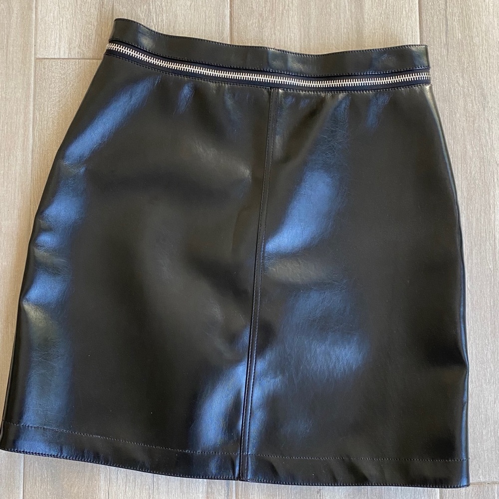 Philosophy leather skirt with zipper accessories